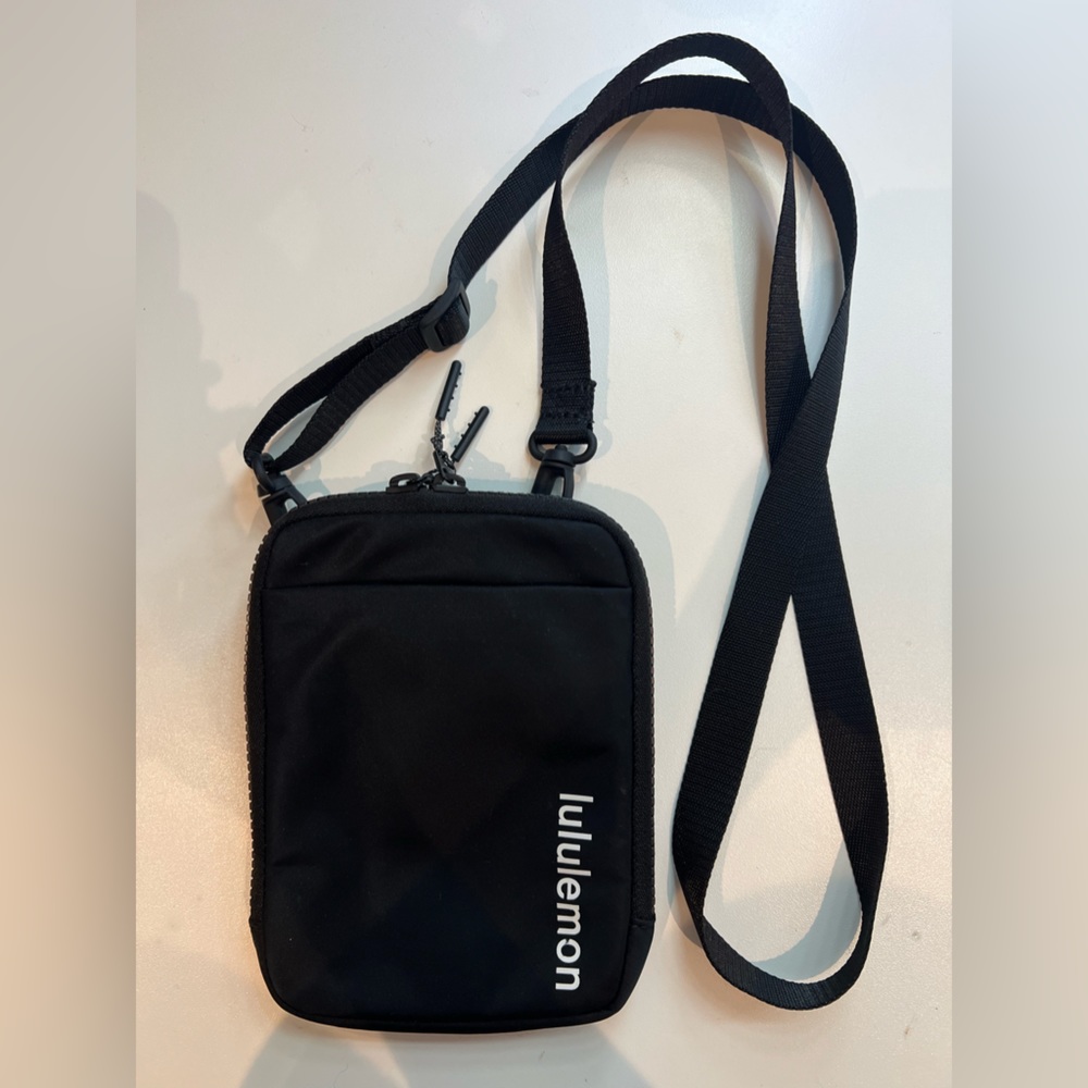 Lululemon Easy Access Crossbody Bag - Black
